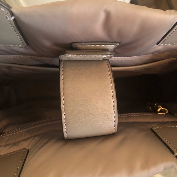 Tory Burch Ella Mini Taupe Puffer Bag. NWOT Approx 13” W x 10” H. Handle drop 8” - Picture 8 of 12
